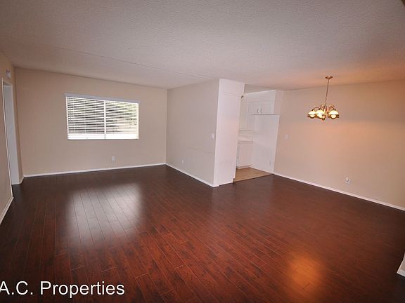5th image of 24347 Newhall Ave APT 18
