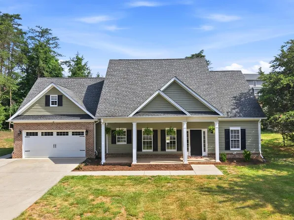 1305 Daltons Dr, Forest, VA 24551