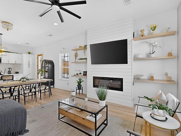 2nd image of 3889 Sam Cir