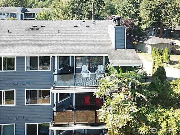 2nd image of 4171 W Lake Sammamish Parkway SE #A301