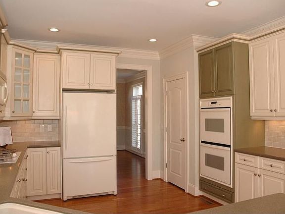5th image of 5106 Bodie Ln