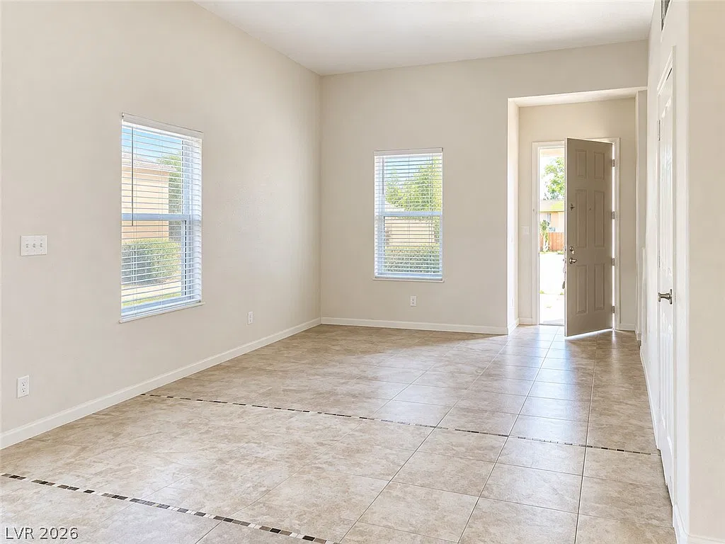 3 bed, 2.5 bath, 1564 sqft, $2,350 — Photo 4