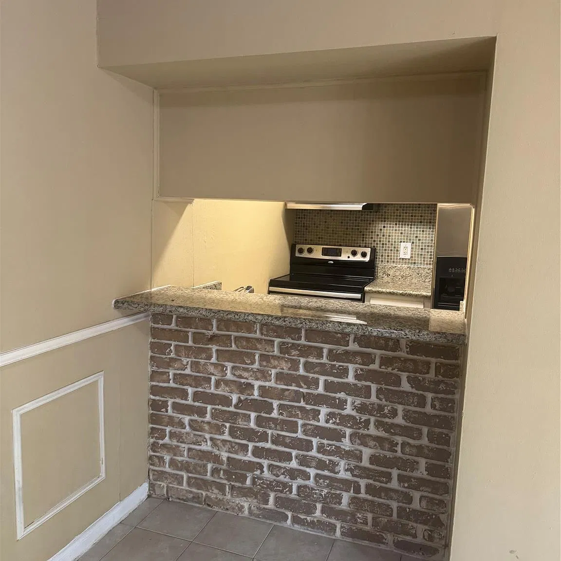 1 bed, 1.0 bath, 686 sqft, $1,100 — Photo 3