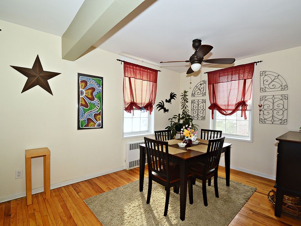 2nd image of 194 Smith St APT 1F
