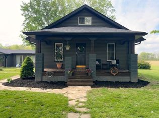 2305 N 1025th St, Ramsey, IL 62080