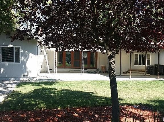 3rd image of 8 W Norwich Dr