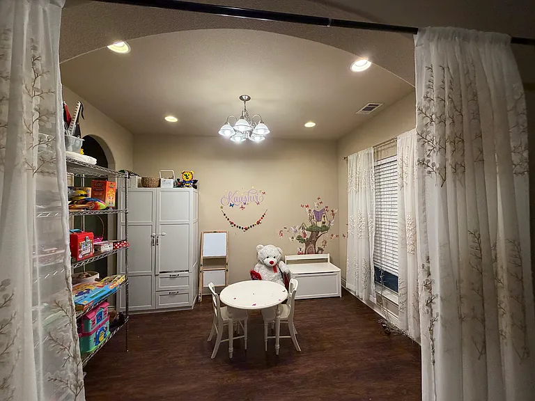 Office/toy room