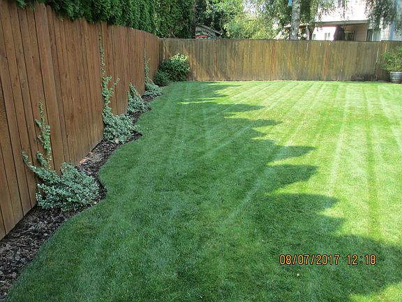 4th image of 17019 NE 31st Way