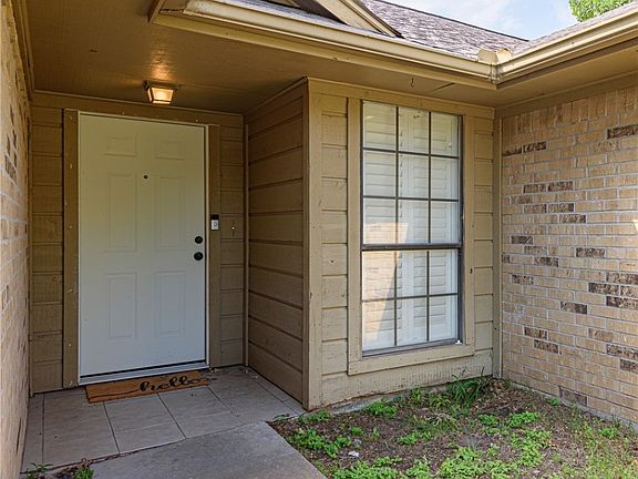2nd image of 1011 Hardwood Ln