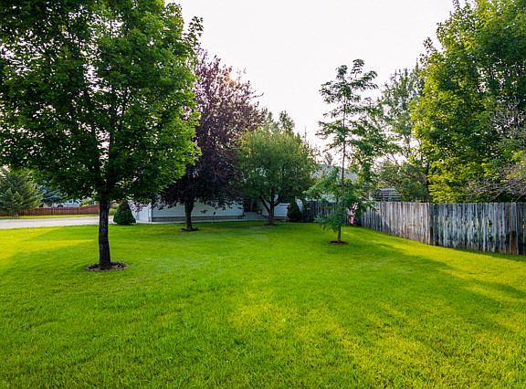 2nd image of 670 N Teeples Dr