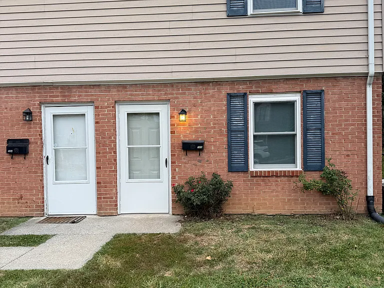 166 Laconia Ave NE #166 — Photo 1