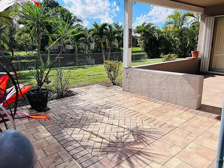8136 NW 21st Ct — Photo 22