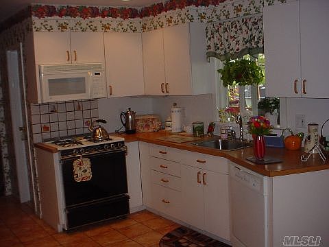 3rd image of 12 Villa Ln