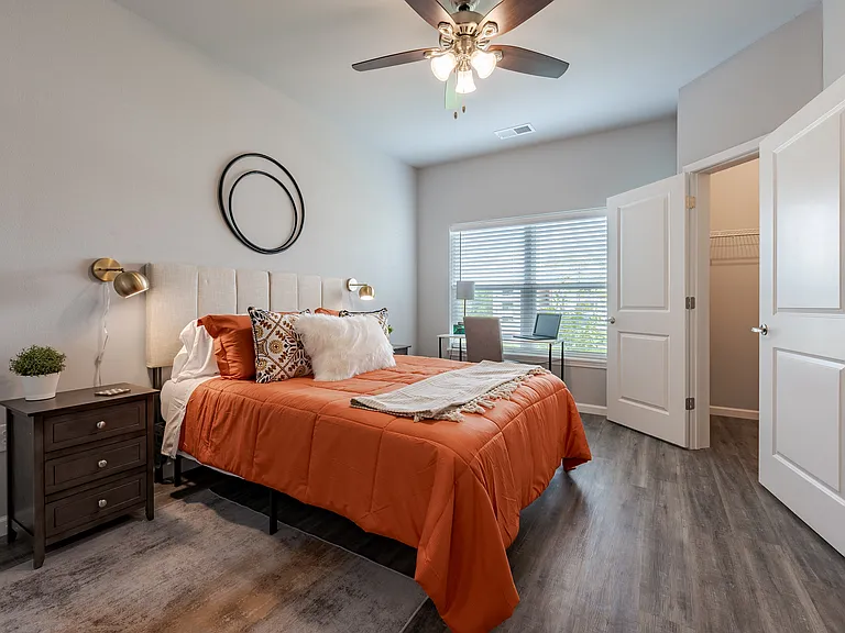 The Commons & Commons Hill Apartments — Photo 6