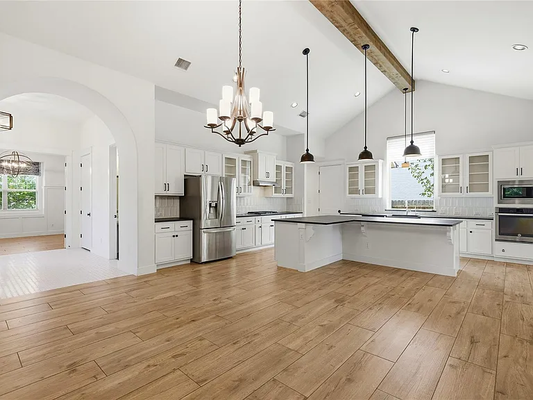 70 Santa Maria St — Photo 16