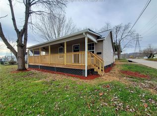 102 Dupont Ave, Nitro, WV
