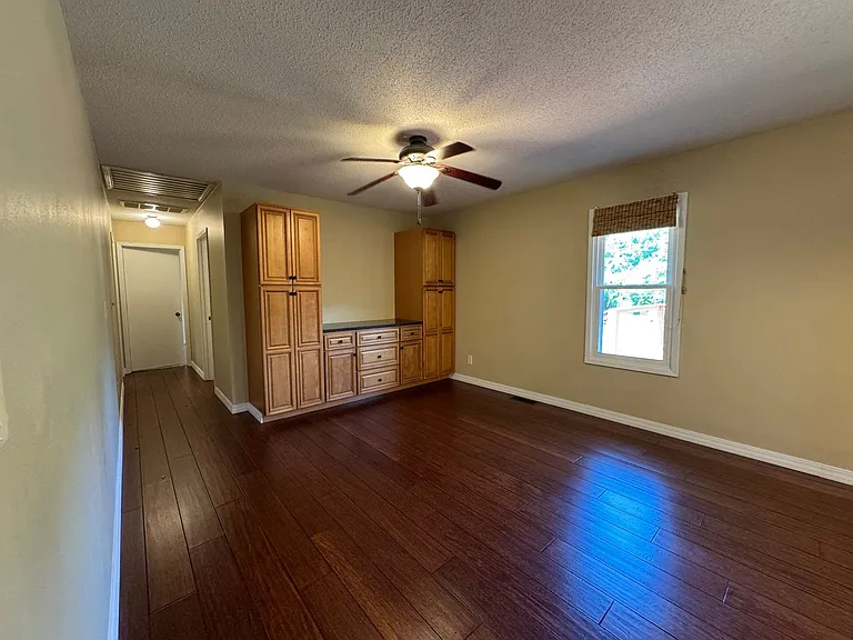 1701 Tower Rd — Photo 11