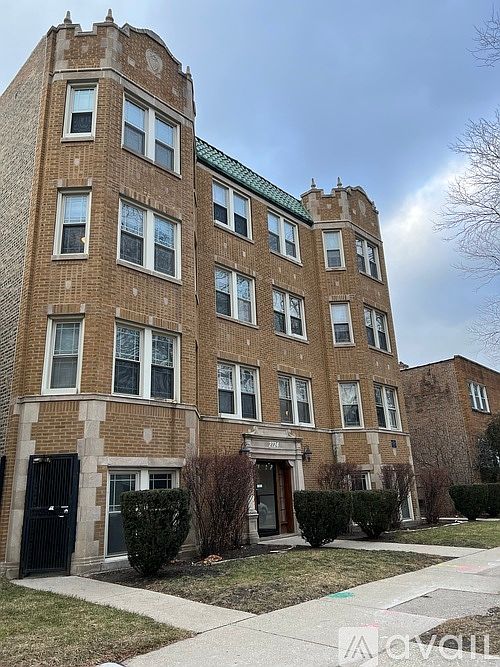 1st image of 2722 W Farragut Ave #G