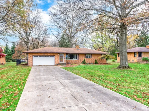 2568 Vezber Dr, Seven Hills, OH 44131