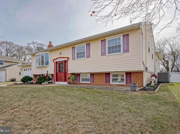 1038 Prospect Ln, Somerdale, NJ 08083