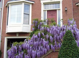 7043 Fieldhurst Ct, Alexandria, VA 22315