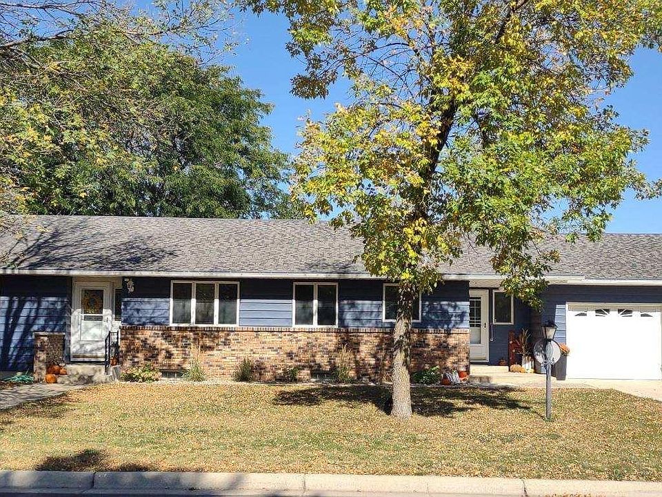1st image of 643 W Hall Ave