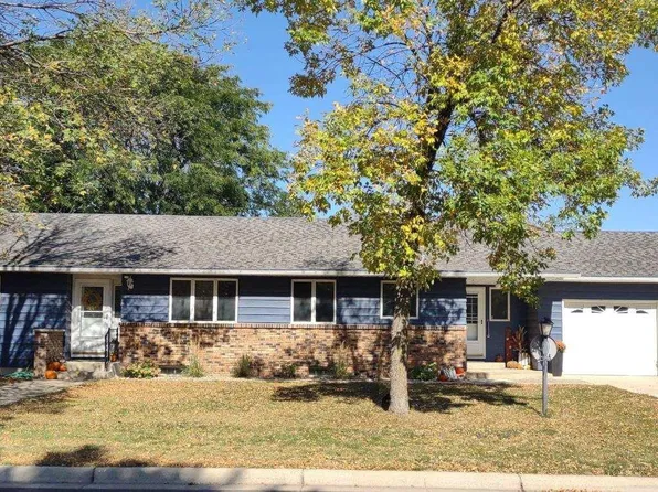 643 W Hall Ave, Buffalo Lake, MN 55314