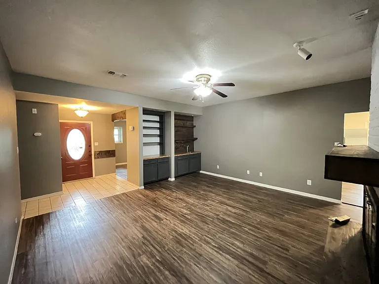 2919 Holly Green Dr — Photo 9
