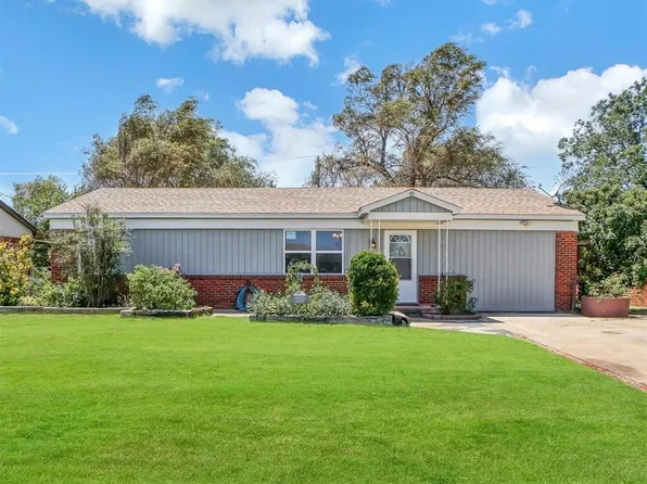 1033 Coe St, Altus, OK 73521