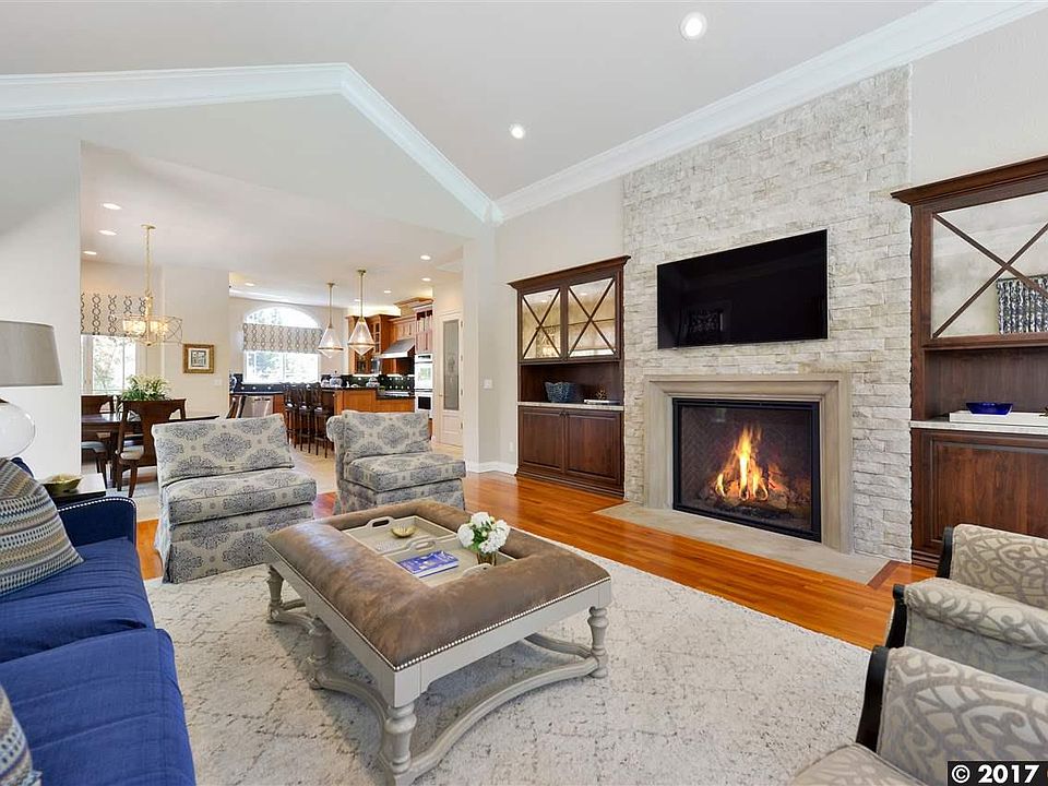 1st image of 33 Brightwood Ln E