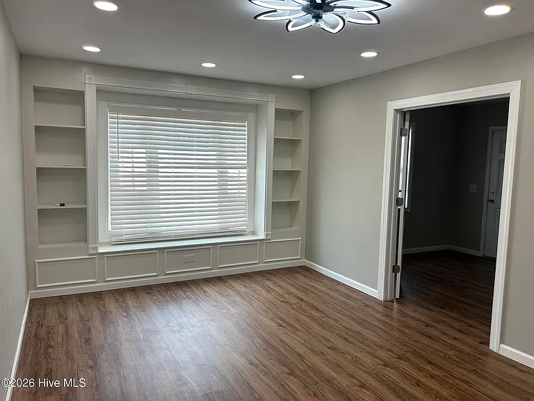 212 W Woodbine Ter — Photo 32