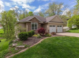 236 Meadowbrook Ct, Geneseo, IL 61254