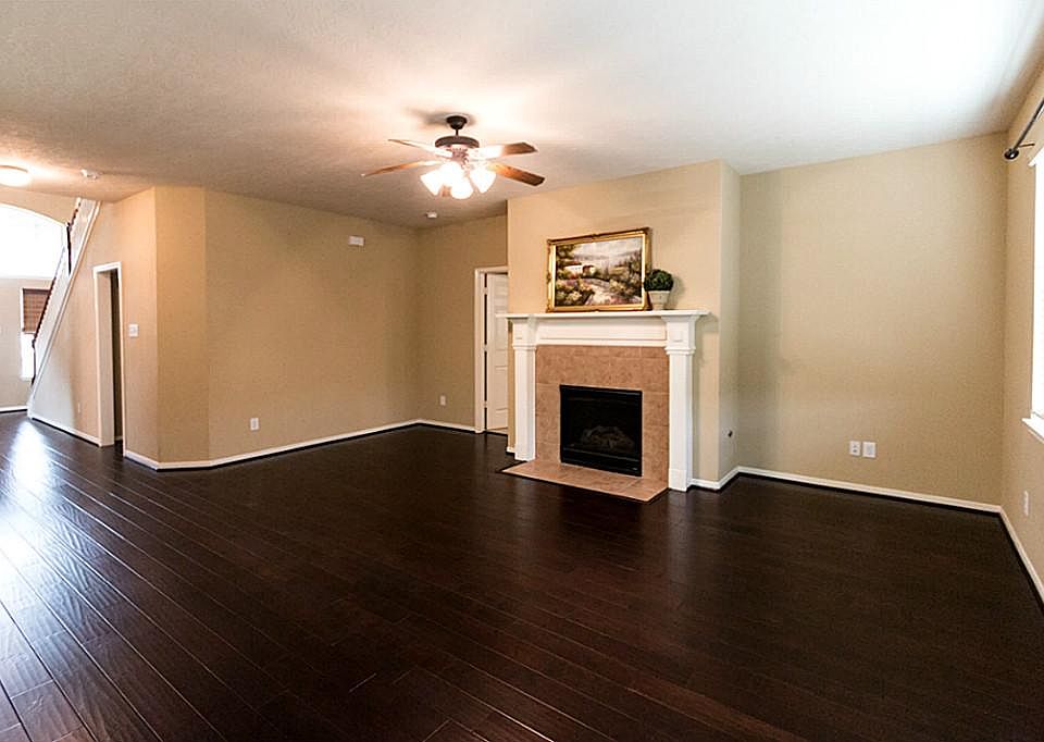 Living room : Spacious area with NEW Hardwood floor.