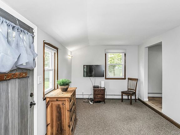 3rd image of 71 Paprocki Avenue