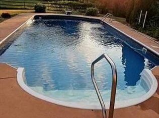 1902 Hartford Ln, Holland, OH 43528