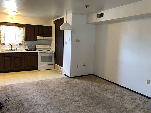 2nd image of 129 Irving Ave APT 6