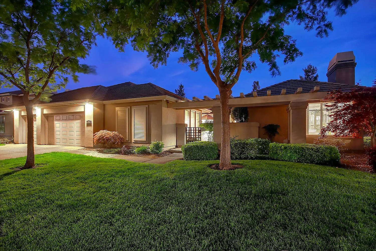 4932 Golf Course Cir photo 1