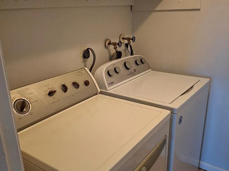 105 Lake Emerald Dr #406 — Photo 20