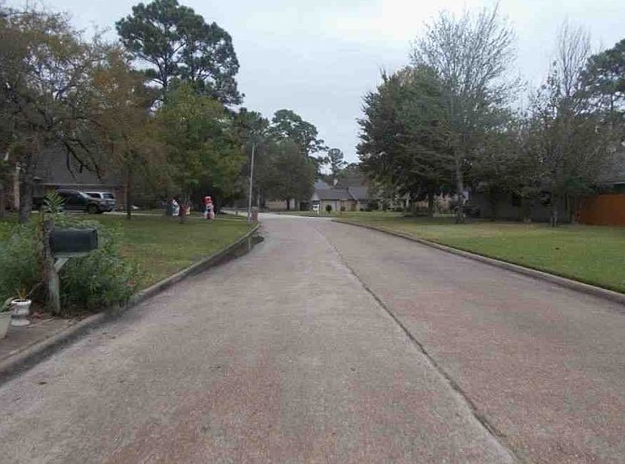 Exterior Neighborhood (street photo)