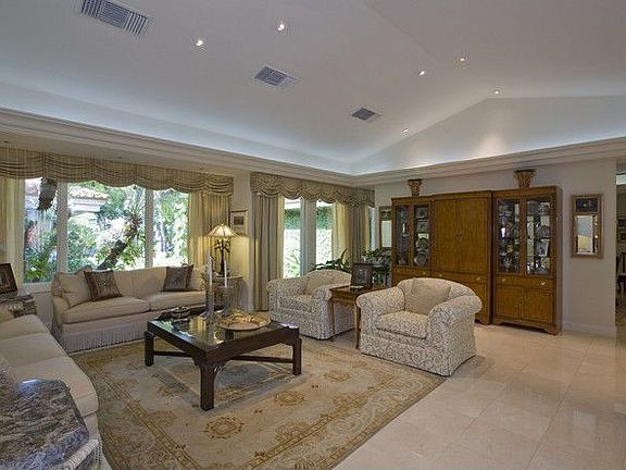 3rd image of 50 Leucadendra Dr