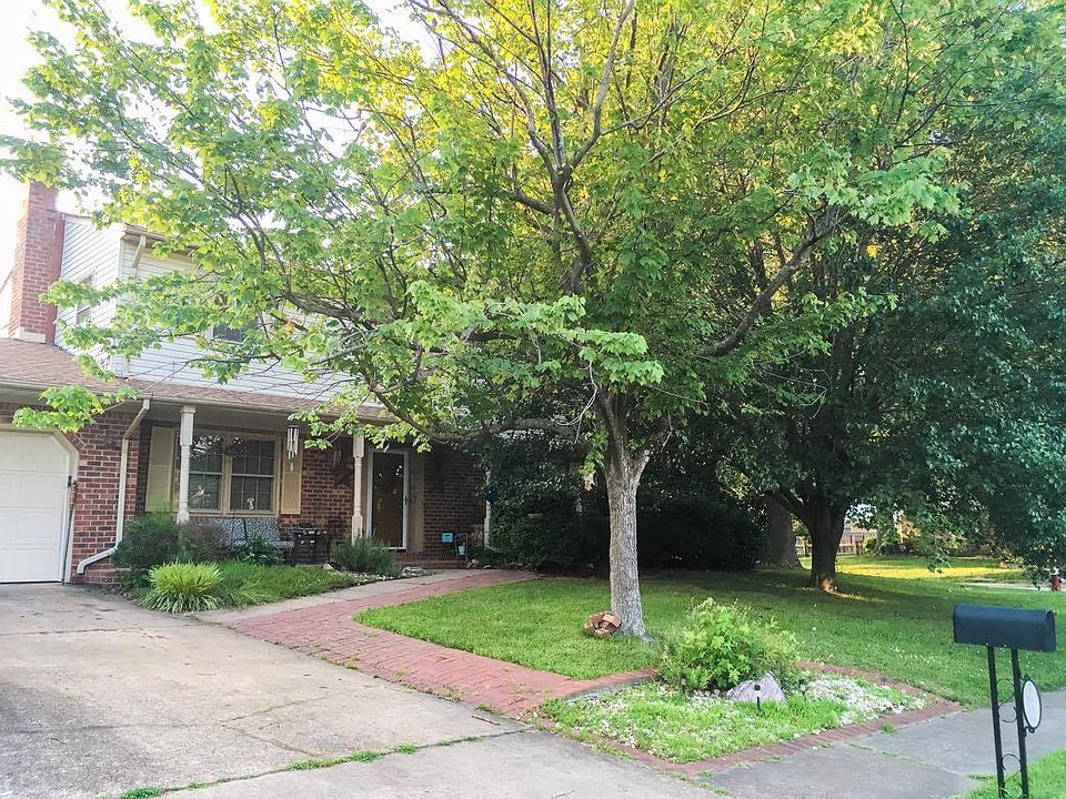 2nd image of 1609 Ashton Dr