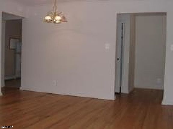 4th image of 349 Bloomfield Ave #141