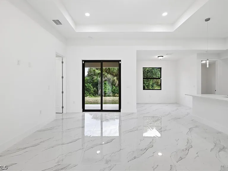 1436 Graham Cir — Photo 7