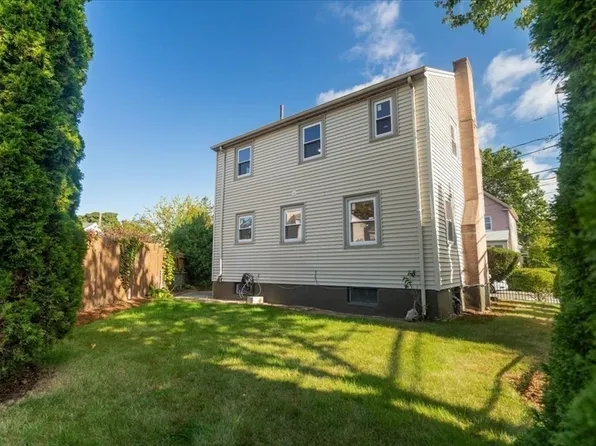 60 Averton St, Roslindale, MA 02131