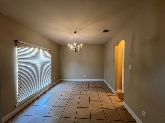 4th image of 22508 Balmoral Dr