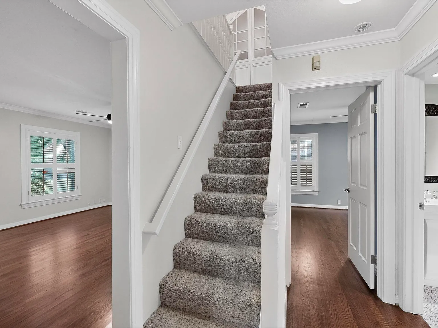 4810 Stanford Ave — Photo 2