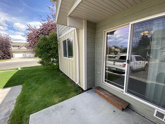 4th image of 427 Michael Grove Ave