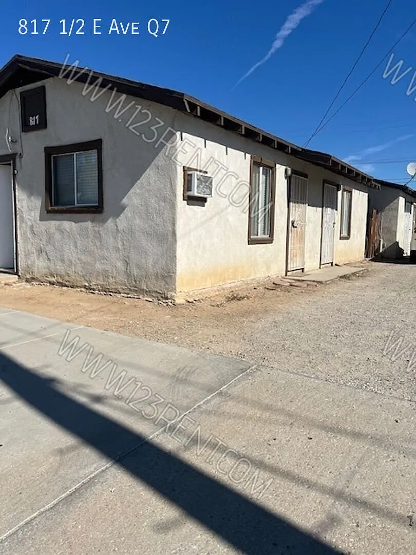 1bd/ 1bth Apt East Palmdale — Photo 1
