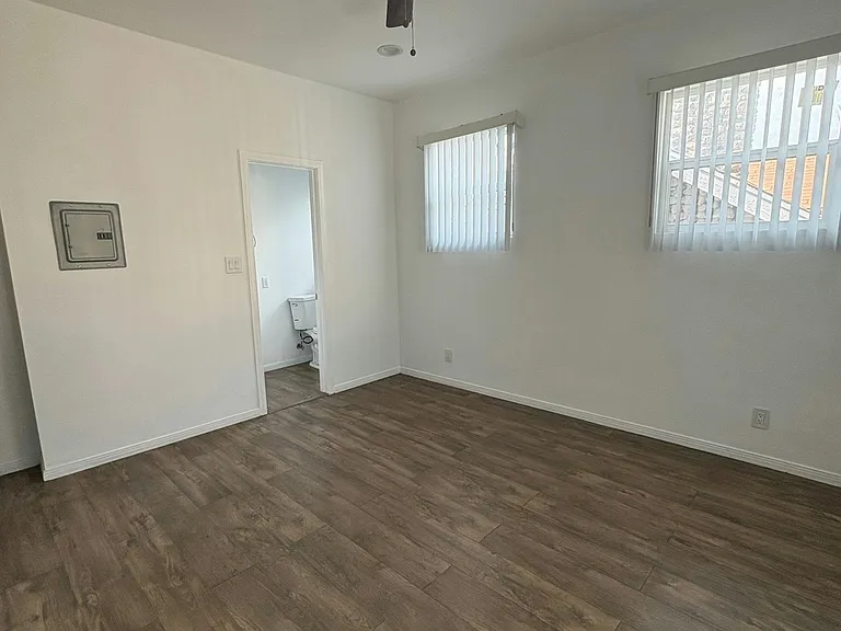 555 N La Cadena Dr #4 — Photo 9