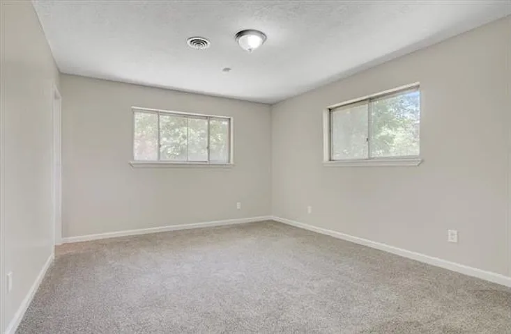 4327 McFarland Cir — Photo 9